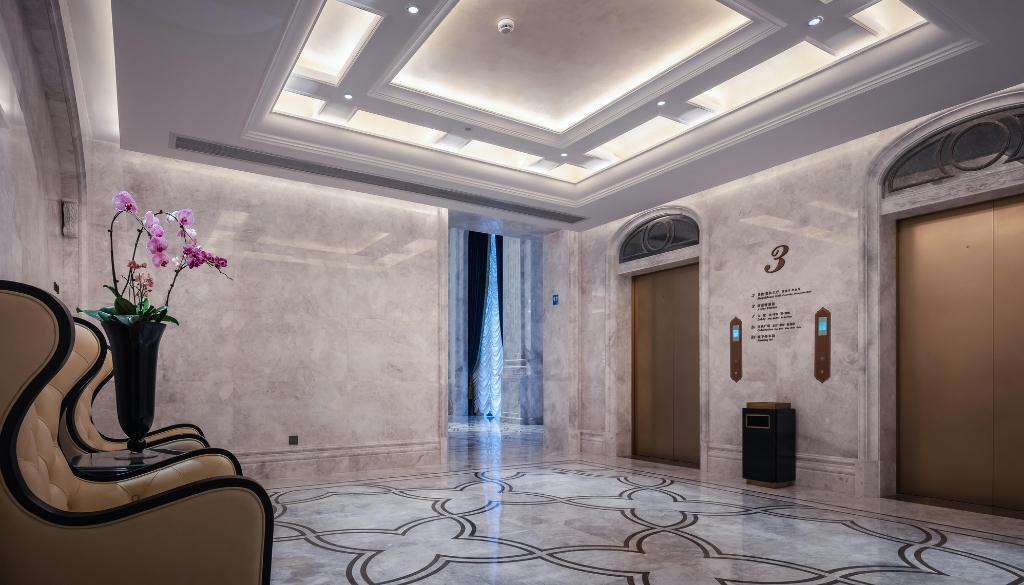 safety in home elevator in dubai